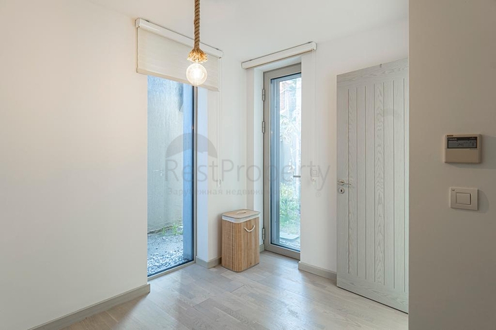 فيلات حديثة مع مسابح خاصة في ياليكافاك 