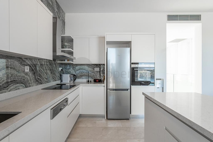 فيلات حديثة مع مسابح خاصة في ياليكافاك 