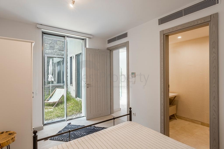 فيلات حديثة مع مسابح خاصة في ياليكافاك 