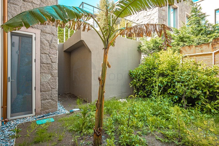 فيلات حديثة مع مسابح خاصة في ياليكافاك 