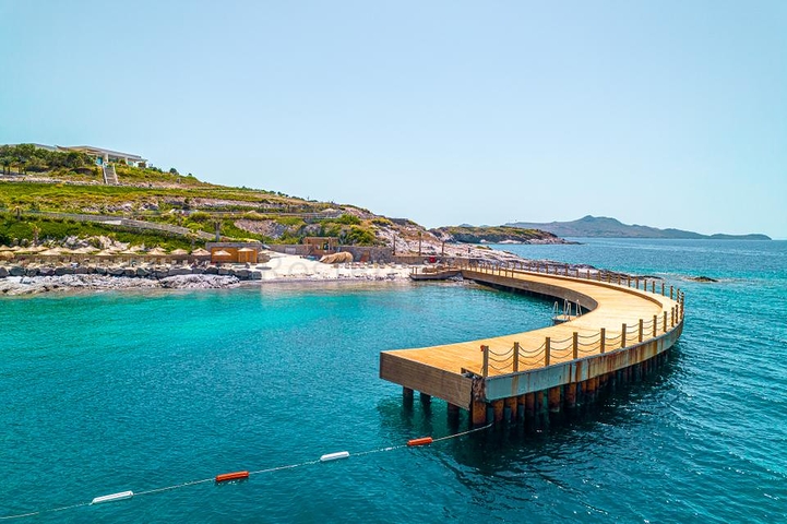 فيلات حديثة مع مسابح خاصة في ياليكافاك 