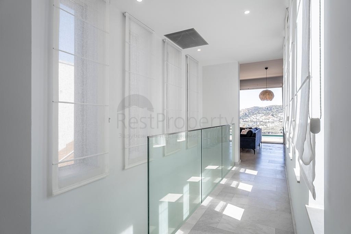 فيلات حديثة مع مسابح خاصة في ياليكافاك 