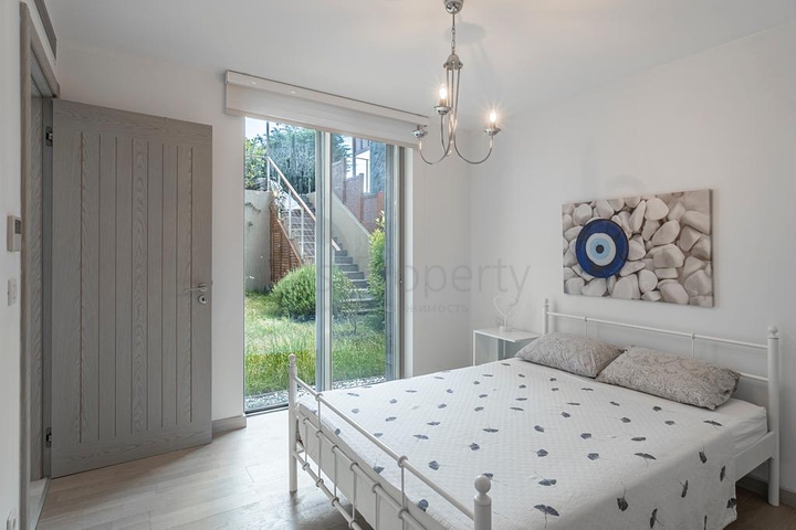 فيلات حديثة مع مسابح خاصة في ياليكافاك 