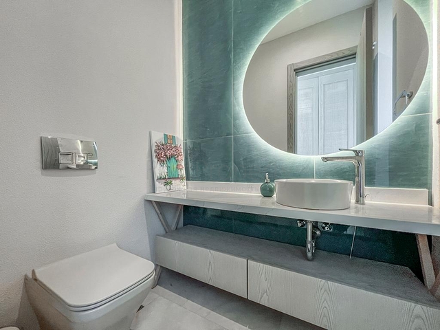 فيلات حديثة مع مسابح خاصة في ياليكافاك 