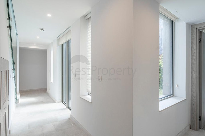 فيلات حديثة مع مسابح خاصة في ياليكافاك 