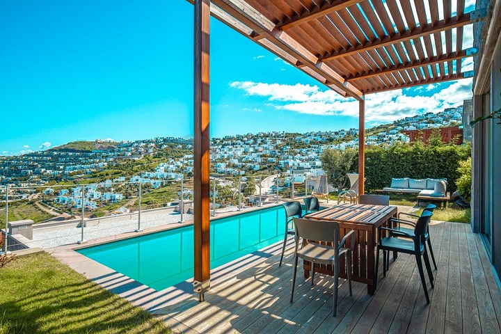 فيلات حديثة مع مسابح خاصة في ياليكافاك 