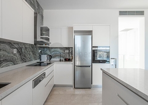 فيلات حديثة مع مسابح خاصة في ياليكافاك 