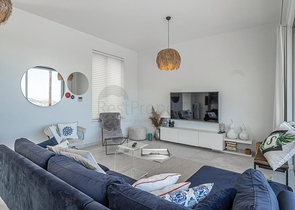 فيلات حديثة مع مسابح خاصة في ياليكافاك 