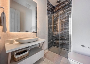 فيلات حديثة مع مسابح خاصة في ياليكافاك 