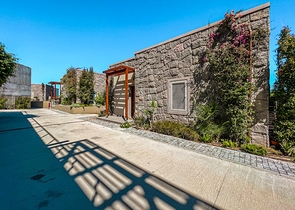 فيلات حديثة مع مسابح خاصة في ياليكافاك 