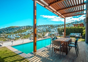 فيلات حديثة مع مسابح خاصة في ياليكافاك 