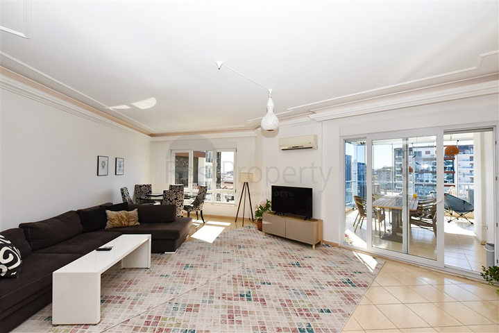 شقة كبيرة 2 + 1 مع مناظر خلابة للمدينة  شقة كبيرة 2 + 1 مع مناظر خلابة للمدينة