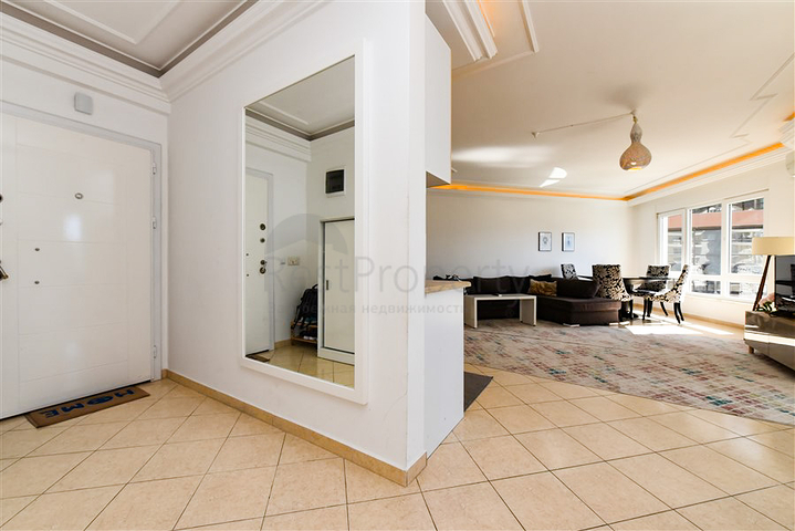 شقة كبيرة 2 + 1 مع مناظر خلابة للمدينة  شقة كبيرة 2 + 1 مع مناظر خلابة للمدينة