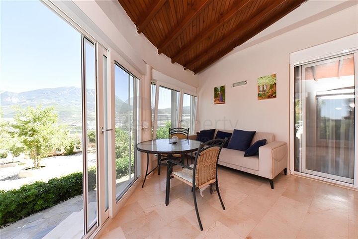 فيلا من ثلاث غرف نوم مع تجديد أنيق