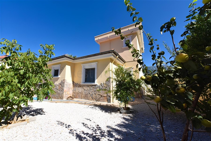 فيلا من ثلاث غرف نوم مع تجديد أنيق