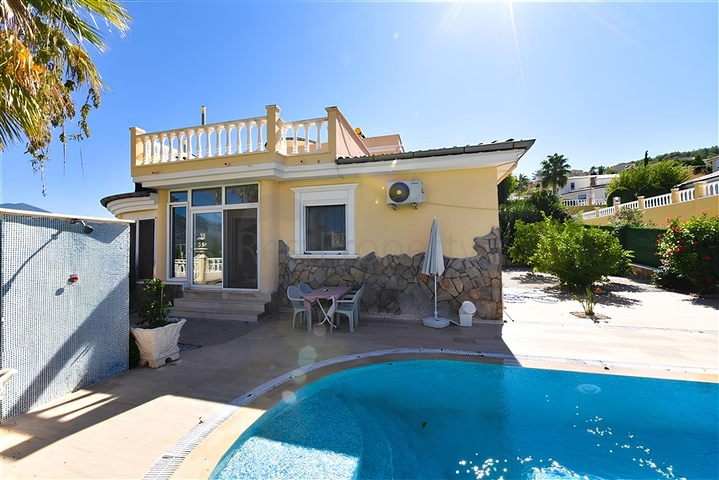 فيلا من ثلاث غرف نوم مع تجديد أنيق