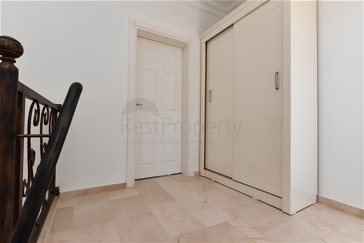 فيلا من ثلاث غرف نوم مع تجديد أنيق