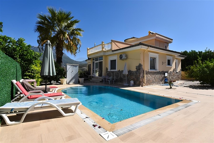 فيلا من ثلاث غرف نوم مع تجديد أنيق