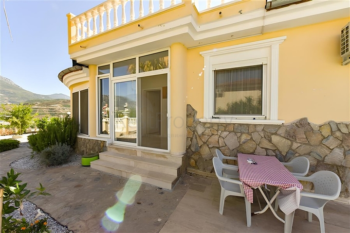 فيلا من ثلاث غرف نوم مع تجديد أنيق