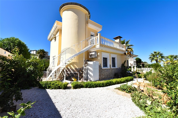 فيلا من ثلاث غرف نوم مع تجديد أنيق