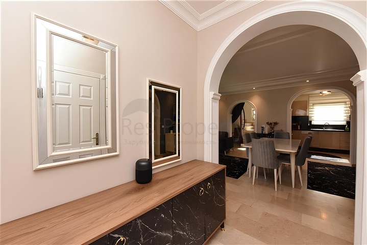 فيلا من ثلاث غرف نوم مع تجديد أنيق