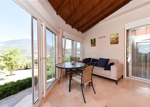 فيلا من ثلاث غرف نوم مع تجديد أنيق