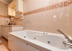 فيلا من ثلاث غرف نوم مع تجديد أنيق