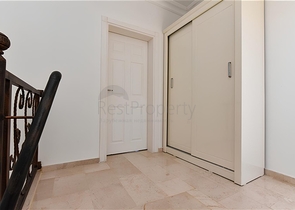 فيلا من ثلاث غرف نوم مع تجديد أنيق