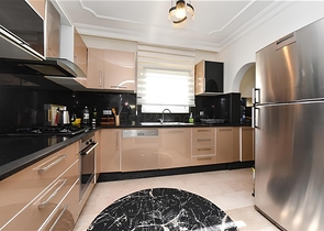 فيلا من ثلاث غرف نوم مع تجديد أنيق