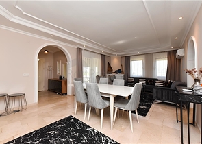 فيلا من ثلاث غرف نوم مع تجديد أنيق