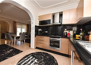 فيلا من ثلاث غرف نوم مع تجديد أنيق