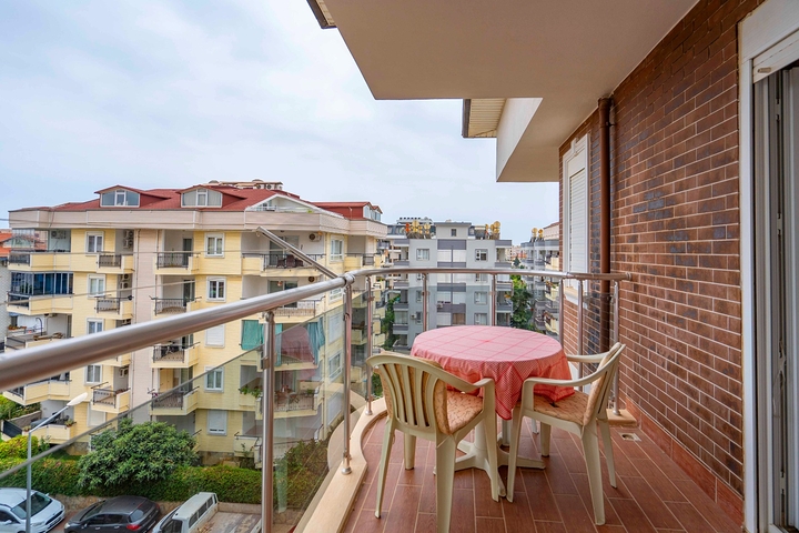 بنتهاوس مشرق من ست غرف مطلة على المدينة في منطقة أوبا بنتهاوس مشرق من ست غرف مطلة على المدينة في منطقة أوبا