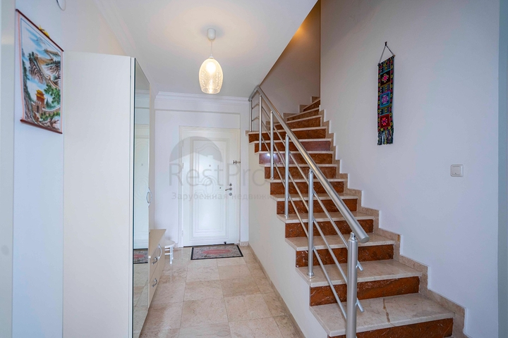 بنتهاوس مشرق من ست غرف مطلة على المدينة في منطقة أوبا بنتهاوس مشرق من ست غرف مطلة على المدينة في منطقة أوبا