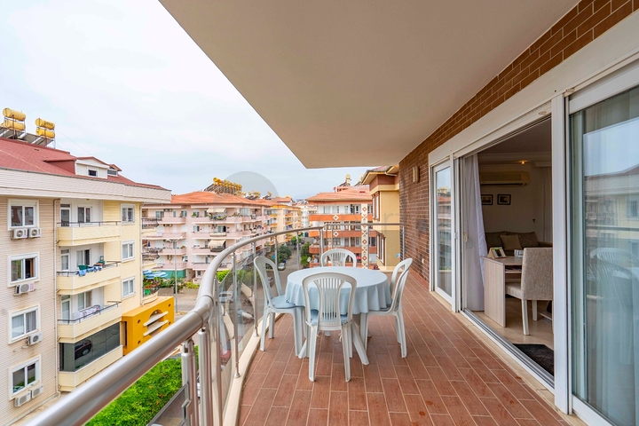 بنتهاوس مشرق من ست غرف مطلة على المدينة في منطقة أوبا بنتهاوس مشرق من ست غرف مطلة على المدينة في منطقة أوبا