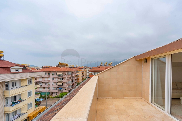 بنتهاوس مشرق من ست غرف مطلة على المدينة في منطقة أوبا بنتهاوس مشرق من ست غرف مطلة على المدينة في منطقة أوبا