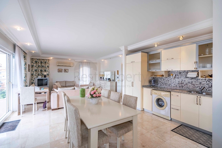 بنتهاوس مشرق من ست غرف مطلة على المدينة في منطقة أوبا بنتهاوس مشرق من ست غرف مطلة على المدينة في منطقة أوبا