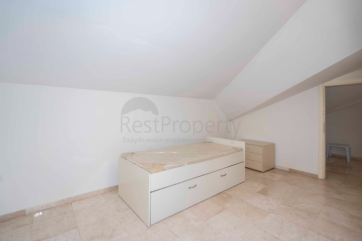 بنتهاوس مشرق من ست غرف مطلة على المدينة في منطقة أوبا بنتهاوس مشرق من ست غرف مطلة على المدينة في منطقة أوبا