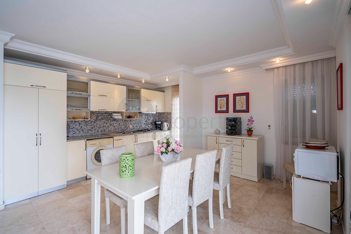 بنتهاوس مشرق من ست غرف مطلة على المدينة في منطقة أوبا بنتهاوس مشرق من ست غرف مطلة على المدينة في منطقة أوبا