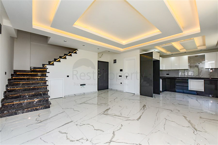 بنتهاوس من ثلاث غرف نوم مع إطلالات على الغابات الصنوبرية والبحر الأبيض المتوسط