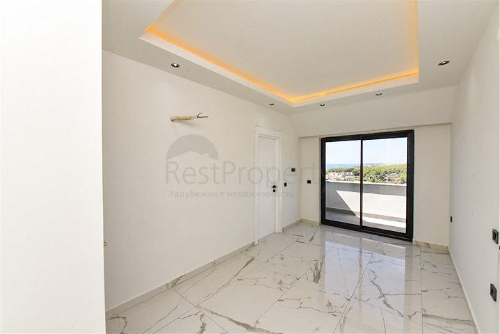 بنتهاوس من ثلاث غرف نوم مع إطلالات على الغابات الصنوبرية والبحر الأبيض المتوسط