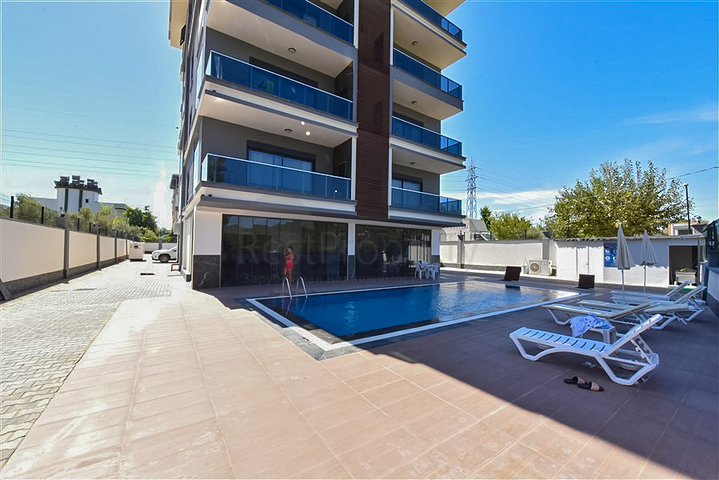 بنتهاوس من ثلاث غرف نوم مع إطلالات على الغابات الصنوبرية والبحر الأبيض المتوسط