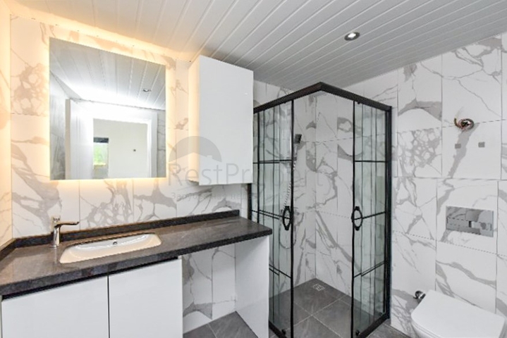 بنتهاوس من ثلاث غرف نوم مع إطلالات على الغابات الصنوبرية والبحر الأبيض المتوسط