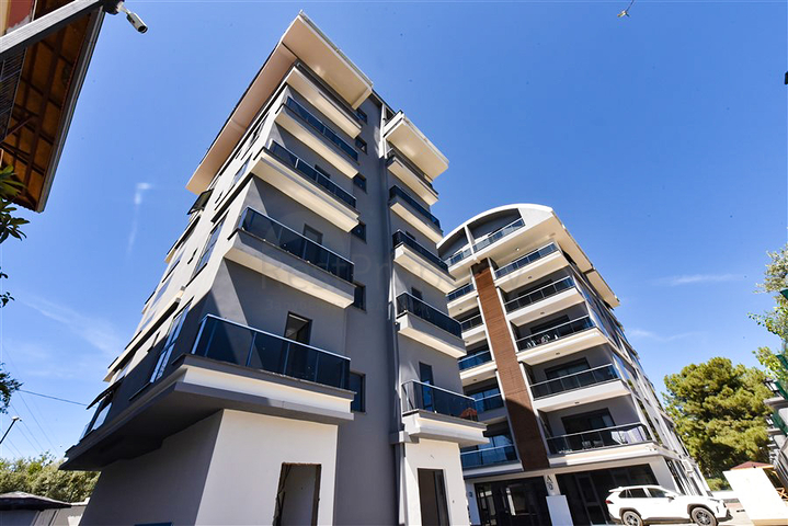 بنتهاوس من ثلاث غرف نوم مع إطلالات على الغابات الصنوبرية والبحر الأبيض المتوسط