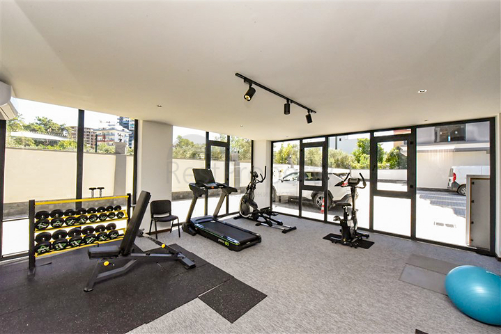 بنتهاوس من ثلاث غرف نوم مع إطلالات على الغابات الصنوبرية والبحر الأبيض المتوسط