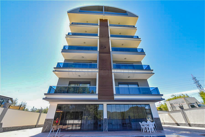 بنتهاوس من ثلاث غرف نوم مع إطلالات على الغابات الصنوبرية والبحر الأبيض المتوسط