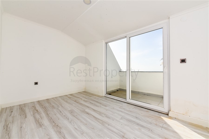 دوبلكس 3 + 1 في مجمع سكني منخفض الارتفاع على بعد 150 متر من البحر