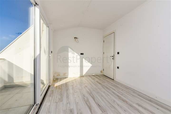 دوبلكس 3 + 1 في مجمع سكني منخفض الارتفاع على بعد 150 متر من البحر