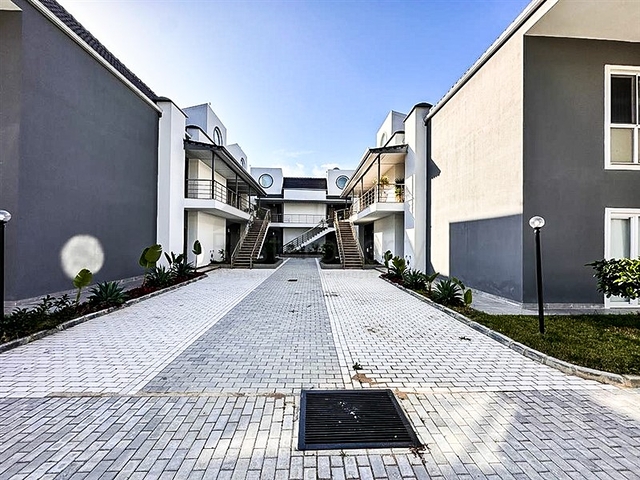 دوبلكس 3 + 1 في مجمع سكني منخفض الارتفاع على بعد 150 متر من البحر