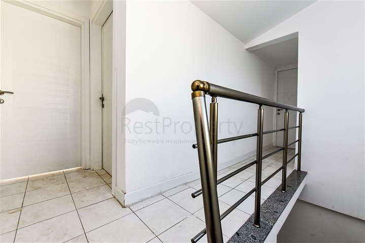 دوبلكس 3 + 1 في مجمع سكني منخفض الارتفاع على بعد 150 متر من البحر