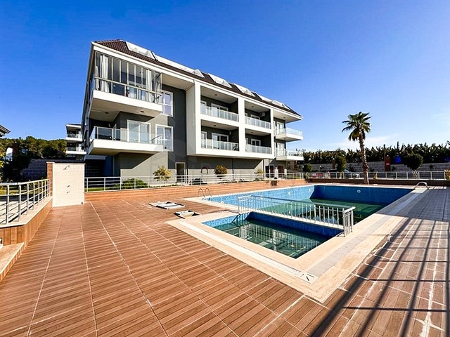 دوبلكس 3 + 1 في مجمع سكني منخفض الارتفاع على بعد 150 متر من البحر